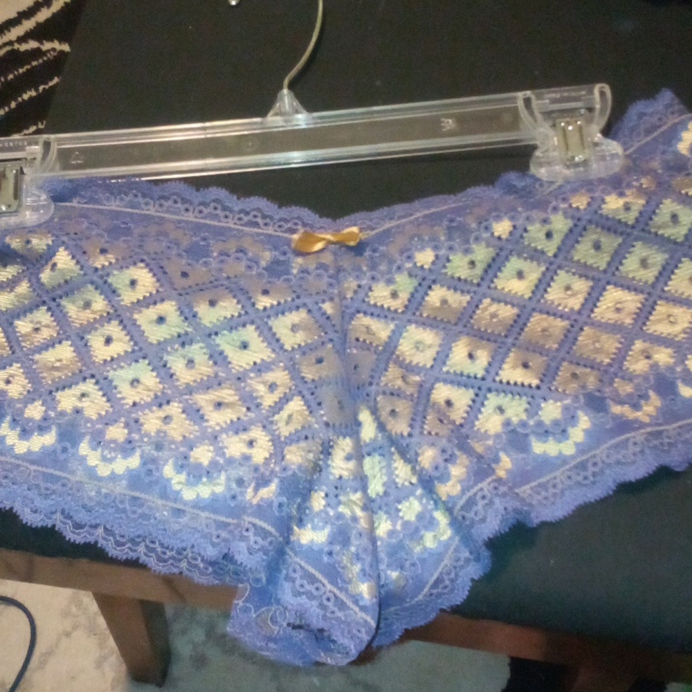 Large lace panties